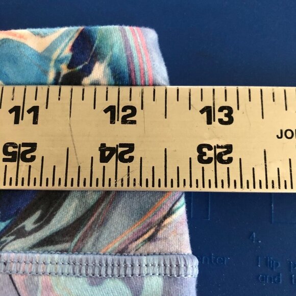 Athleta Girl High Rise Chit Chat Capri Leggings Girls XL 14 Abstract Tie Dye - Picture 6 of 7